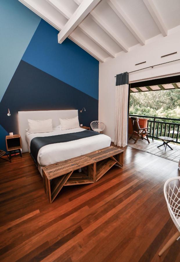 Hotel Les Freres Ibarboure Бидар Экстерьер фото