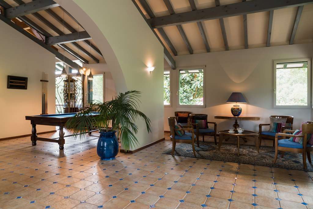 Hotel Les Freres Ibarboure Бидар Удобства фото