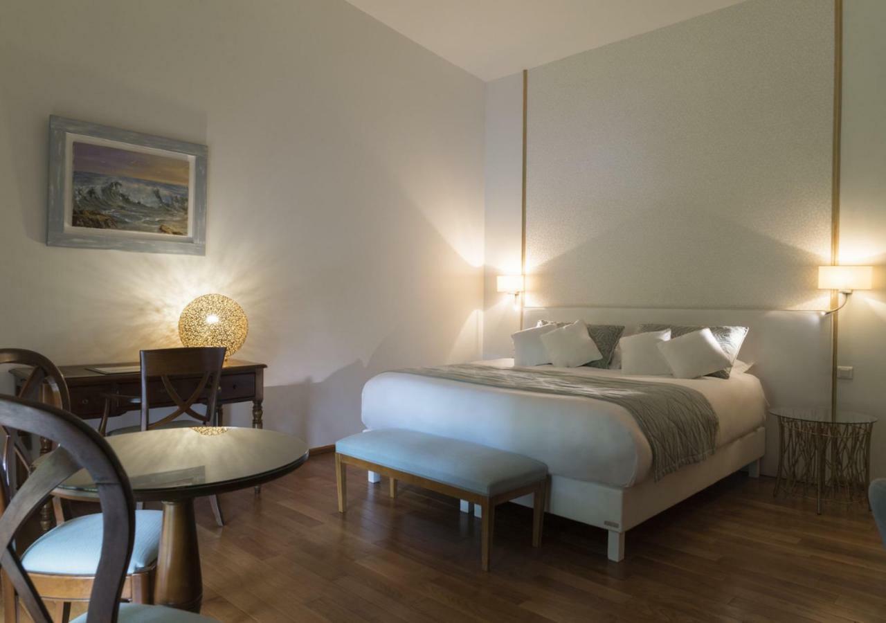 Hotel Les Freres Ibarboure Бидар Экстерьер фото